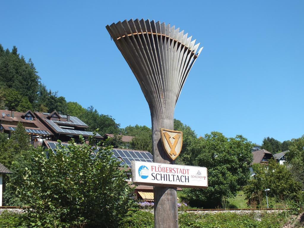 Hotel-Gasthof Zum Weyssen Roessle شيلتاخ المظهر الخارجي الصورة