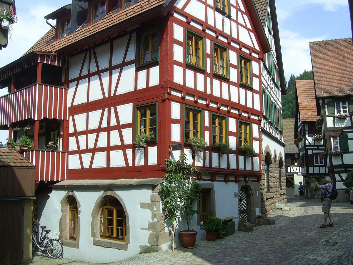 Hotel-Gasthof Zum Weyssen Roessle شيلتاخ المظهر الخارجي الصورة